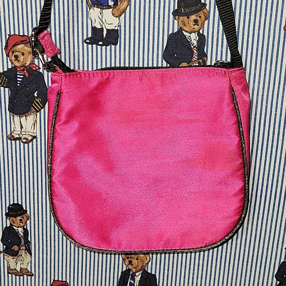 Hello Kitty approximately 7x